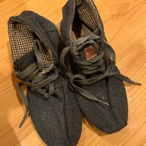 Dark grey lace up TOMS